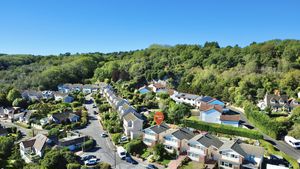 Aerial/Setting- click for photo gallery